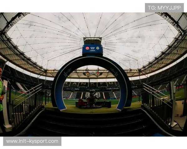 法兰克福换帅投入百万欧元，折射德甲俱乐部财务策略