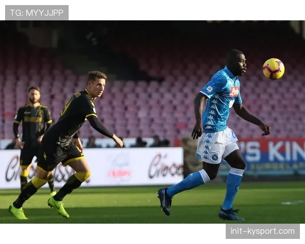 特写：弗罗西诺内20岁小将打入意甲处子球，看台上家人喜极而泣